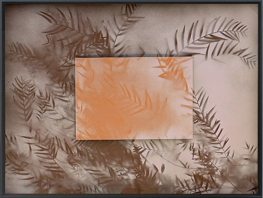 HIGH-GRAMMAGE PAPER ON COLOR PASSEPARTOUT MOUNTED IN A MATTE BLACK ALUMINUM FRAME WITH MUSEUM GLASS FULL FRAME